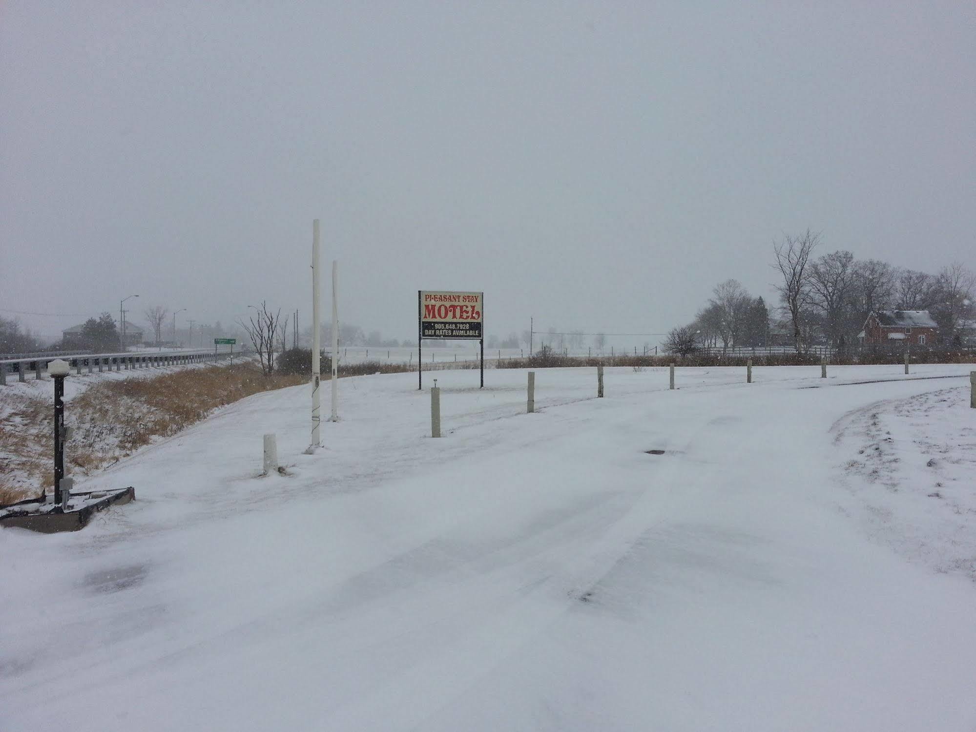 Pleasant Stay Motel Ancaster Bagian luar foto